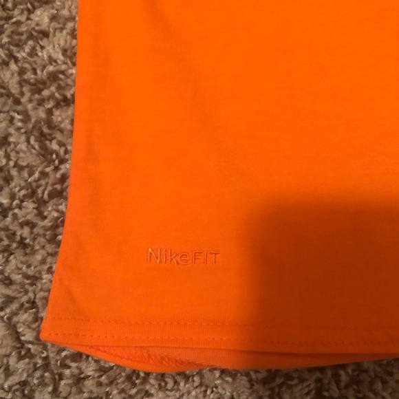 Women’s Nike T-shirt Size S - Picture 3 of 7